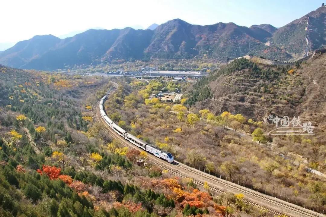 秋意|高清组图丨秋意正浓！坐在火车上的你 有没有注意到车窗外的景色？