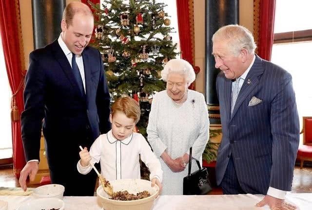 英国公民|英国女王是唯一经历二战的在位君主，在75周年发表感人至深的演讲