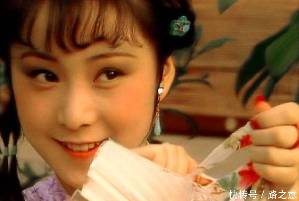 晴雯|晴雯对宝玉到底是怎么样的爱情?为什么要埋藏在内心深处?