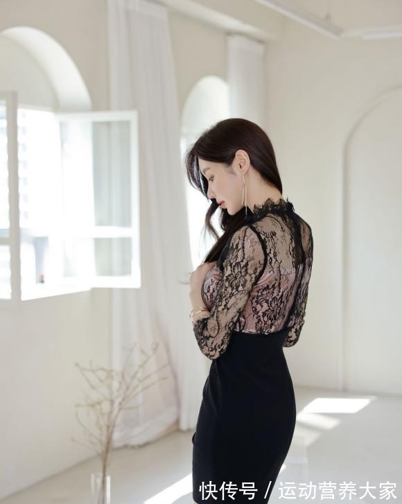 搭配$女神孙允珠时尚搭配藤蔓刺绣皓月繁星半袖包臀裙!