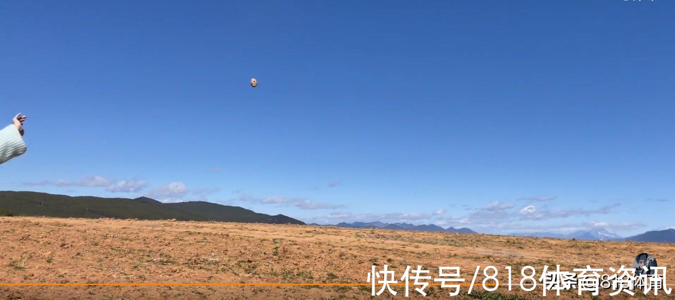 梦幻联动!巩立姣丽江教谢霆锋铅球式扔土豆,男神亲自下厨做饭答谢