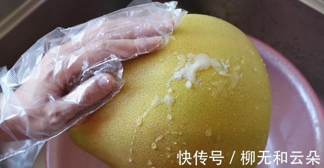 秋季干燥，要常吃这食材，4块一斤营养高，剥好皮再熬一熬好香呀！