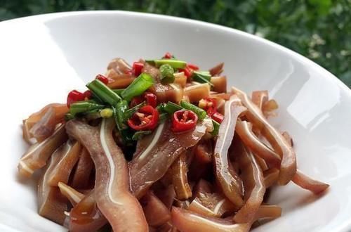 美食|女性到了中年,要坚持吃3种美食,美白护肤,滋润肌肤