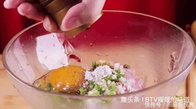 立刻|你做的饺子馅又干又柴避开2个误区,饺子立刻好吃到爆汁