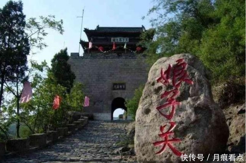 新娘出一上联“夜袭娘子关,美人受惊”,下联真是太经典了