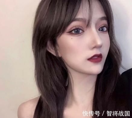 眼睛|让眼睛“变小”的3个习惯，90％的初中生戒不掉，当心变一线天