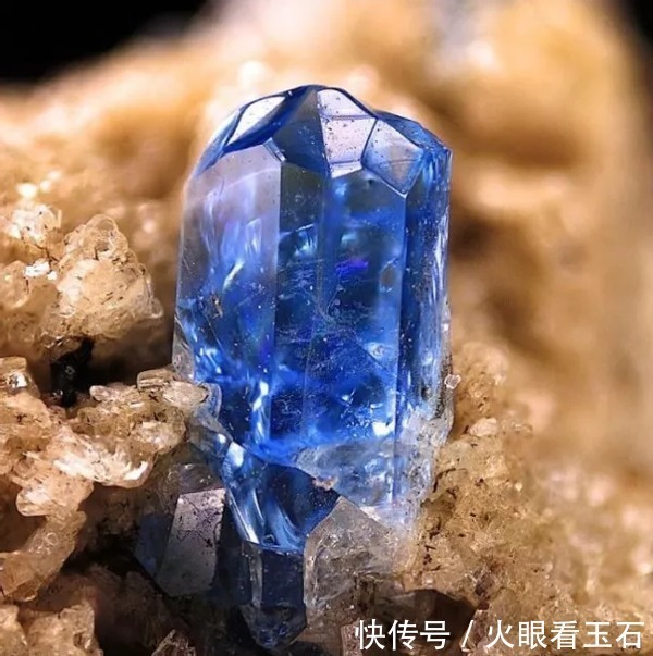 宝石|宝石界的“蓝色妖姬”，品种稀少又珍贵，你知道是谁吗？