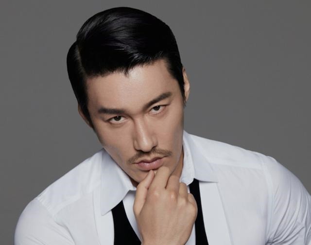 国字脸 男士有这4个标志,很适合剪“背头”发型,轻熟又帅气