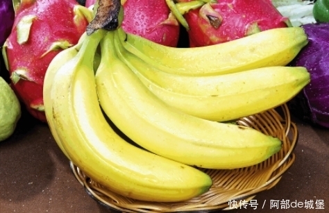 煮水|用香蕉煮水,每天一碗,坚持半个月,身体会收获意想不到的好处