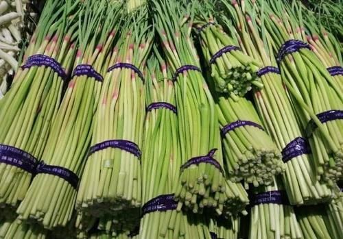 蒜苔|买蒜苔时,挑粗的还是细的好老菜农说漏了嘴,以后别乱买了