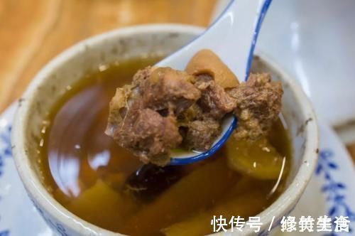 小郝|父母眼中的营养汤变成“毒汤”,想让孩子发育正常,就要及时停止