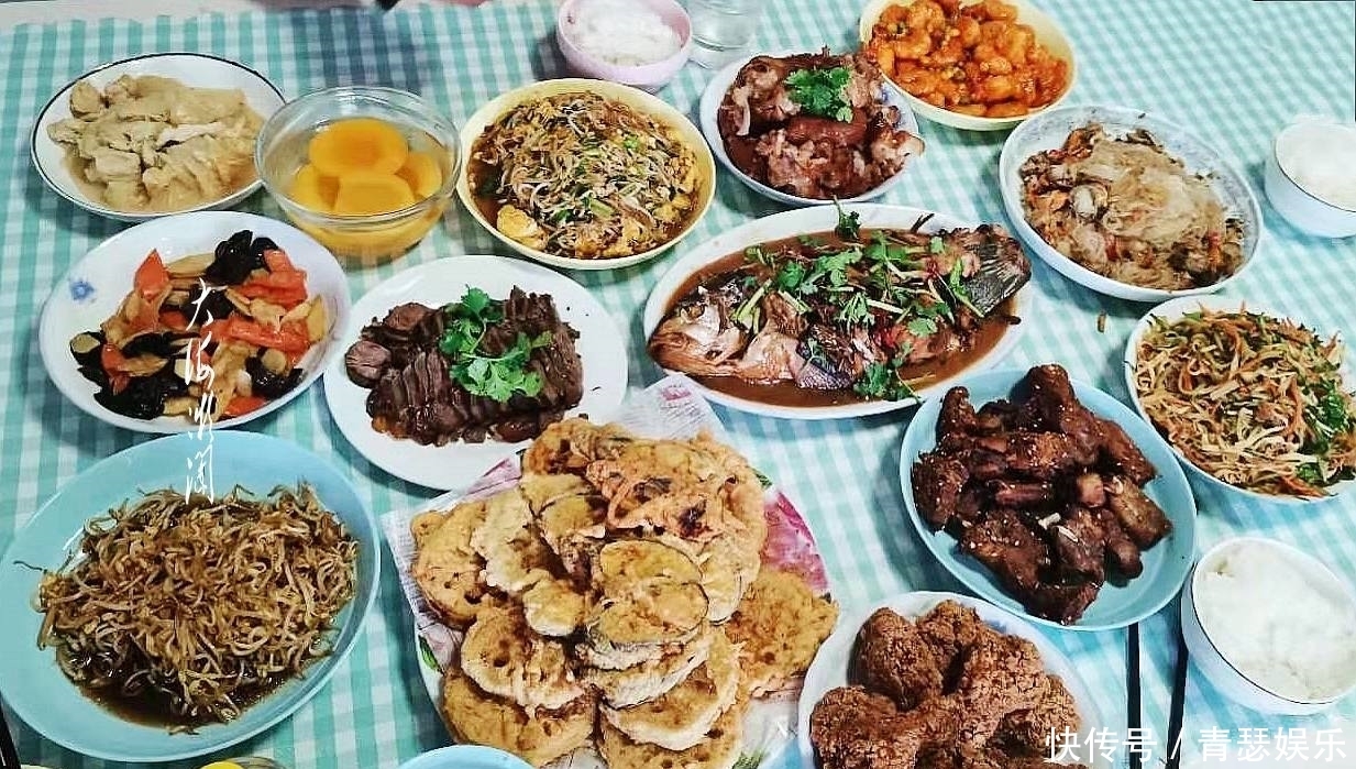 晒姐家年夜饭,十全十美10道菜,外加4道素菜,看到最后我服了