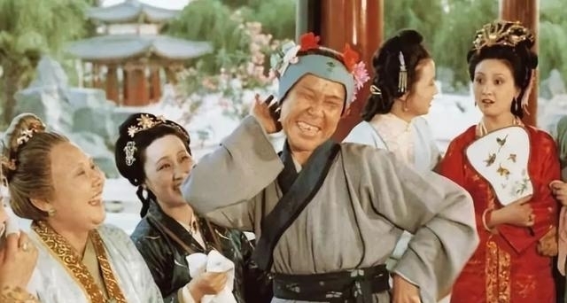 巧姐|《红楼梦》中的巧姐流落烟花巷，刘姥姥为何会“忍耻”招了巧姐？