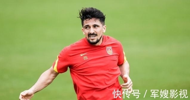 中国男足|詹俊,你看到日本球员对阿兰,洛国富他们的蔑视了吗