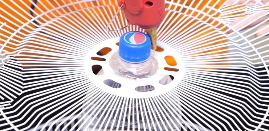 夹子|电风扇坏了不要扔,在中间加一个大塑料瓶,全家人看了都夸好