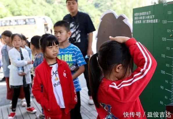 任柯宇|14岁少年身高221米,挑战吉尼斯世界纪录,网友上面空气新鲜吗