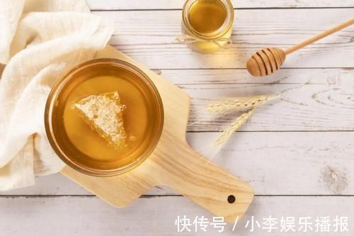 全麦面包|这7种食物,中学生睡前千万不要再吃了!后果真的很严重!