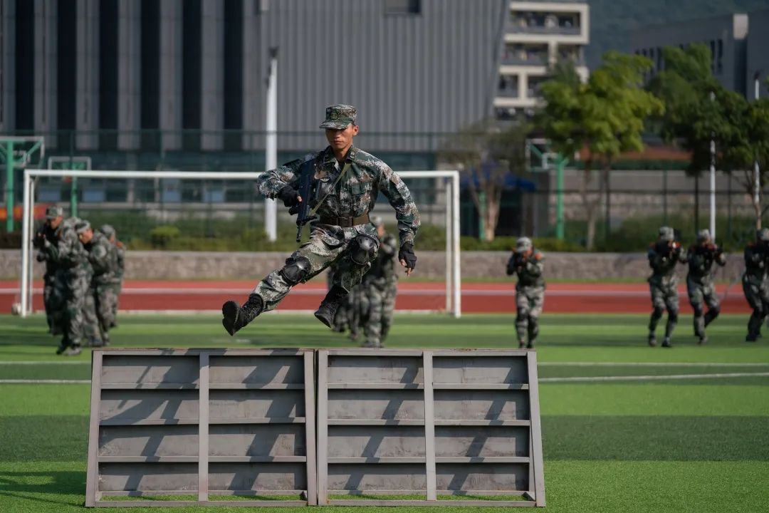 杭州电子科技大学信息工程学院|超燃！听，校园军训场上的呐喊声！