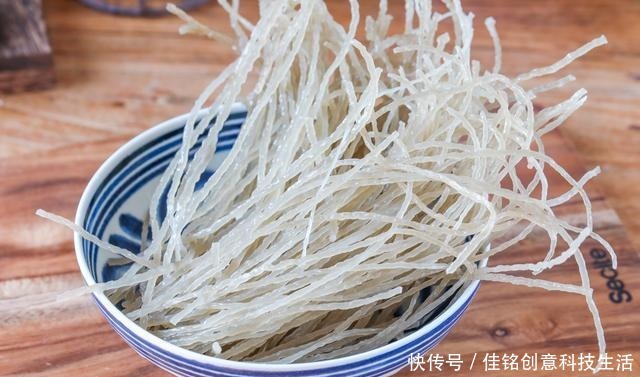 农村|农村大伯每天拿它当饭吃,城里人想吃只能咽口水,真羡慕