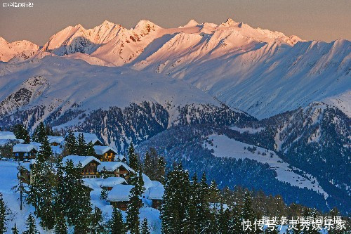 景点|瑞士绝美“隐世小城”，坐落于阿尔卑斯山巅，不是景点却美如仙境