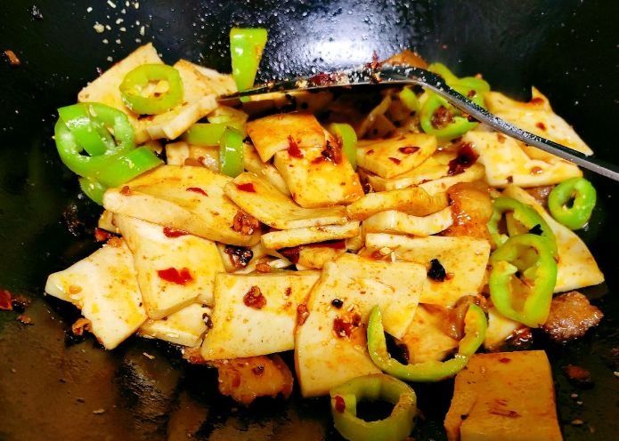 孩子最爱吃这菜,3天不吃馋得慌,超简单,香辣开胃,好吃还营养