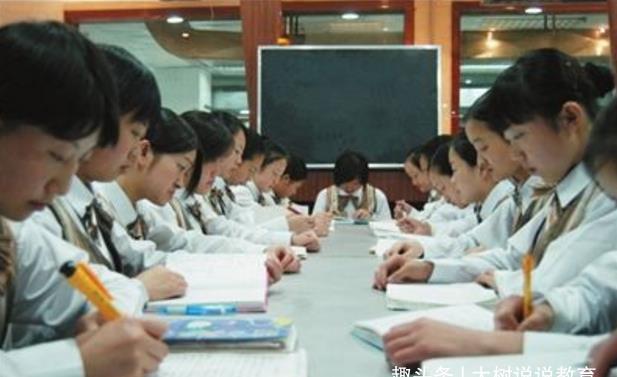 母亲|妈妈为女儿“补课”花掉30万,成绩690成为全校第一,却被人嘲笑