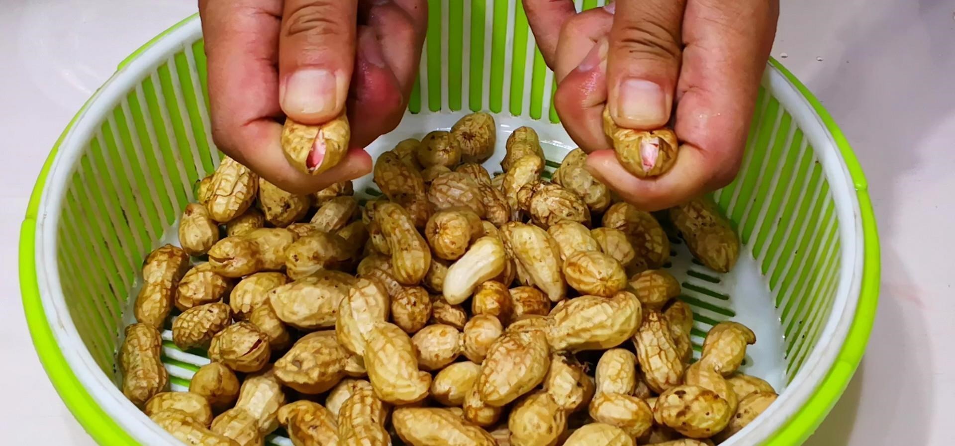 煮花生，最忌直接加水就煮，多加1步，花生又香又入味，还省火