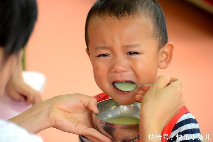 孩子|孩子不吃饭家长要追着喂？“鲶鱼效应”是关键，学会效果立竿见影