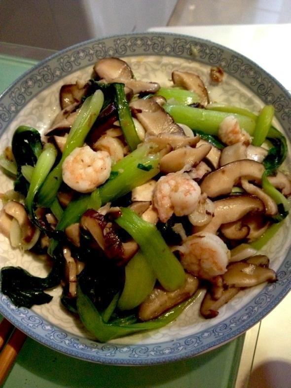 精选美食推荐角瓜炒鸡蛋,藤椒小炒鸡腿肉,香菇炒虾仁的做法