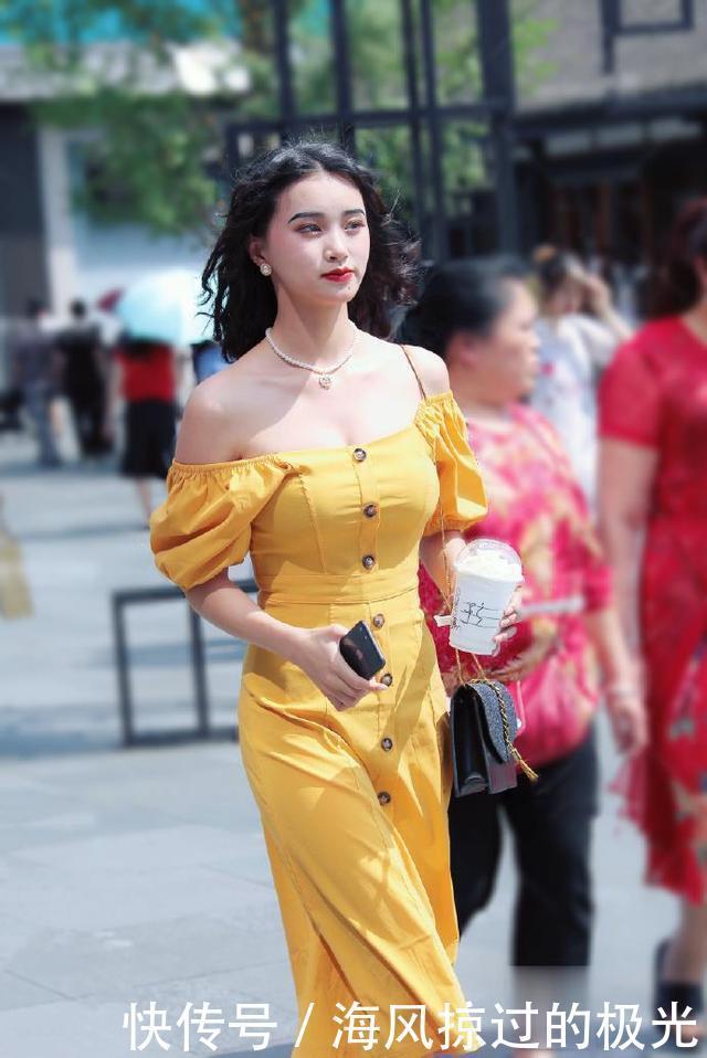 卷发|微卷发连衣裙美女,穿出欧美风“贵妇”气质