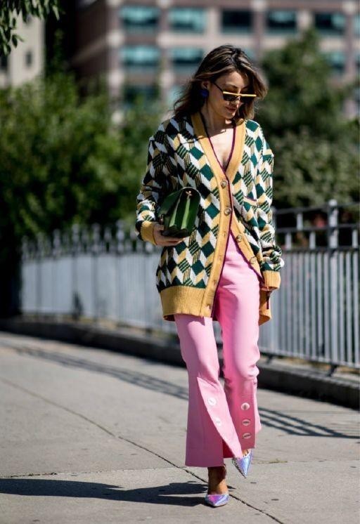 针织衫 秋冬内搭的“神器”,保暖又美观,这样选择开衫就对了