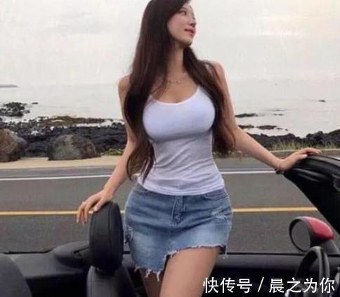 金秀雅|韩国女模被称真人版“海贼王女帝”，大长腿小蛮腰