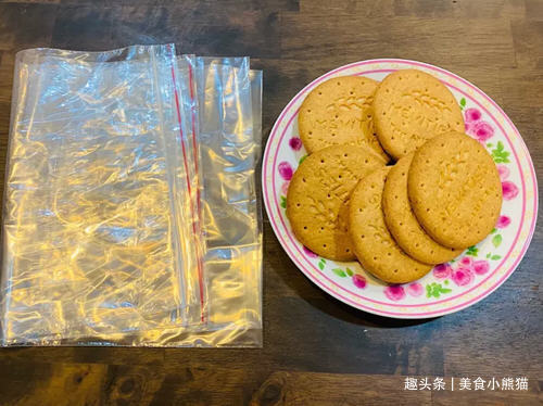 免烤箱的柠檬生乳酪蛋糕!最适合夏天食用,口感清爽,建议收藏!