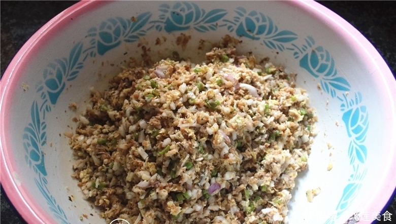 鲜香|用此食材做包子,相信很多人没吃过,蓬松柔软,鲜香多汁很诱人