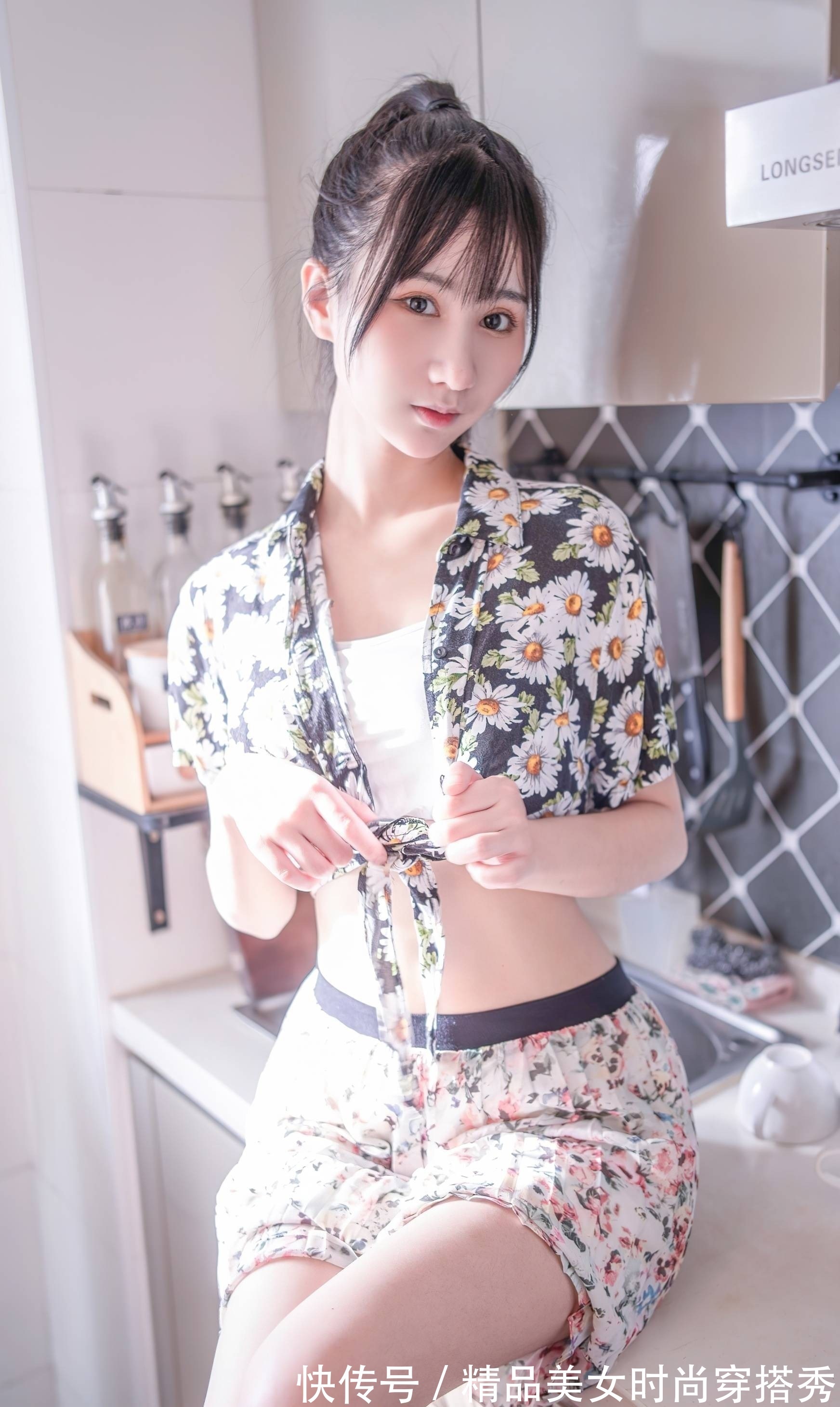 上衣 碎花的上衣搭配碎花半身裙,感觉生活瞬间充满了干劲