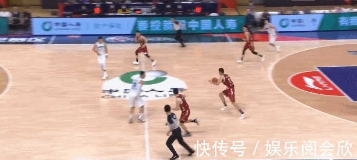 朱旭航|过分了!翟晓川故意撞倒朱旭航被吹违体,8中1情绪失控?吴前不满