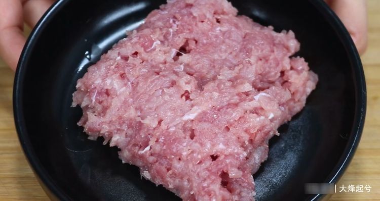 才知道，剁肉馅原来很简单，2分钟剁好，干净卫生，方法太棒了