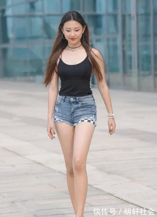 美女|时尚:美女少女感十足,性感搭配尽显极致女人魅力!