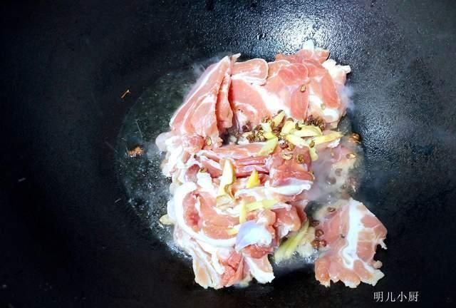 酸菜|一到冬天就馋这菜,荤素一锅出,酸爽开胃营养丰富,暖身身体棒