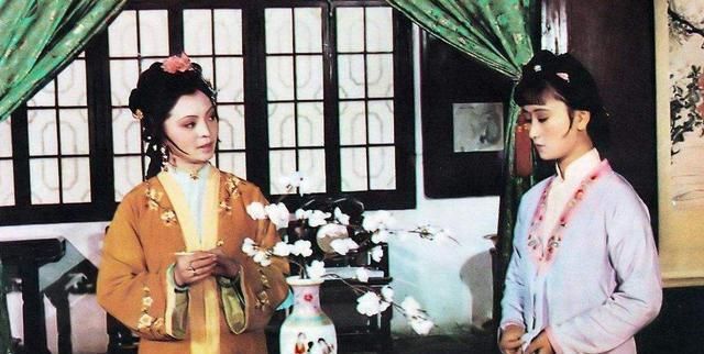 陪嫁丫头@夏金桂撵走香菱时手段毒辣,却为何管不住自己的陪嫁丫头宝蟾?