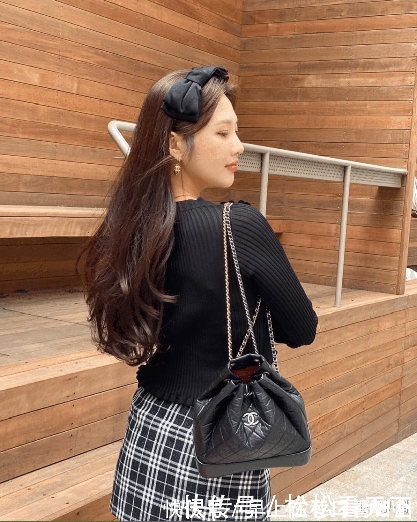时髦|甜酷女孩朴秀荣真是时髦！简约大方的时尚穿搭，满满都是心动感