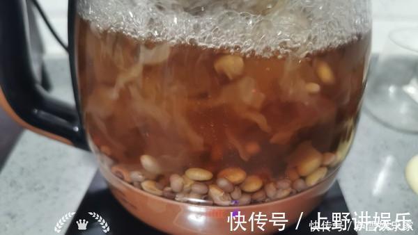 银耳|妈妈每天用“它”做早餐,60岁年龄40岁容貌,肤白还有弹性!