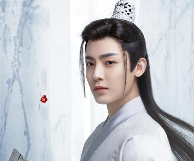 天官赐福|《天官赐福》真人版登热搜，演员再次引起热议，粉丝：房子要塌了