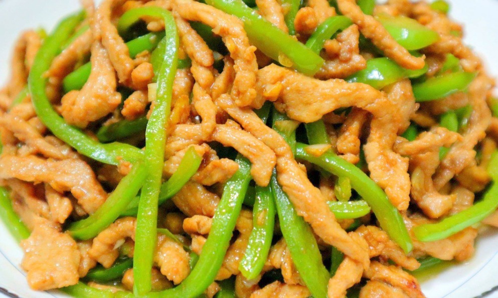 1分钟学会经典家常菜,香辣美味,肉丝滑嫩,一大盘不够吃