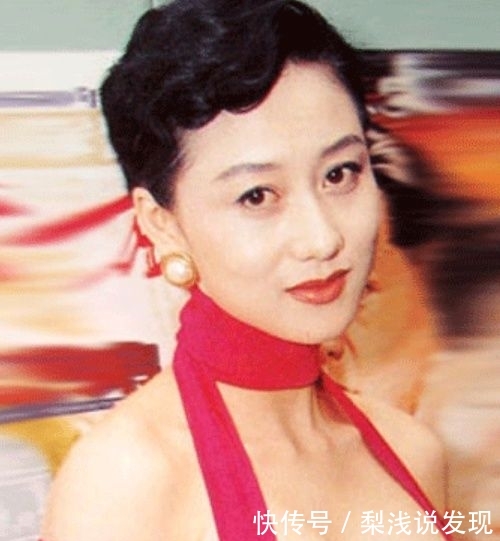 李连杰的妻子利智有多漂亮当年的短裙峰腰让人移不开眼!