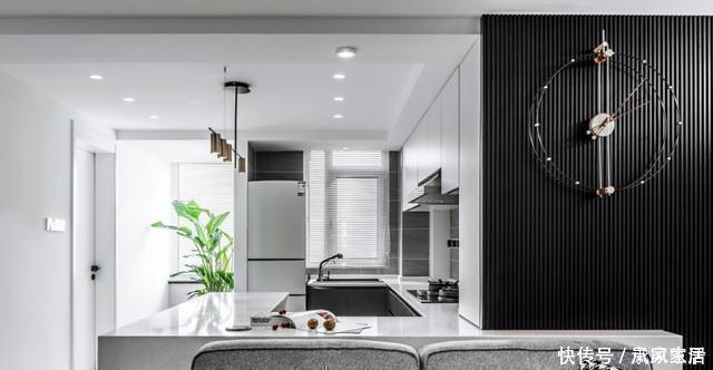 二居室|花6万改造77平二居室旧房,现代风格太漂亮,邻居以为走错门了