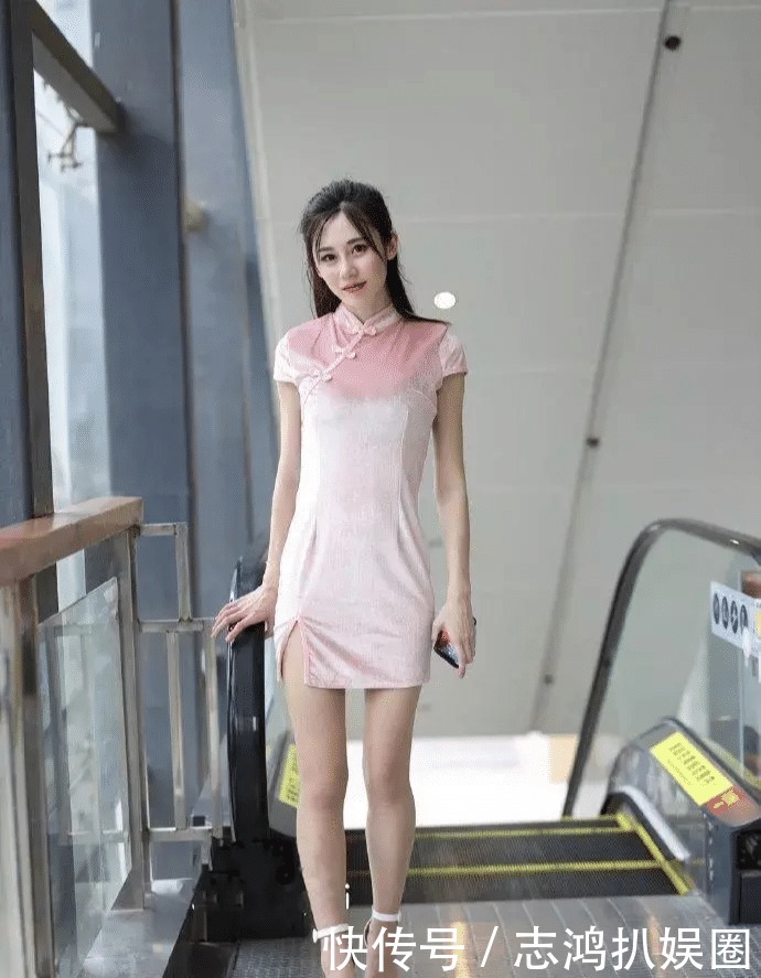 秋光冷|银烛秋光冷画屏, 轻罗小扇扑流萤,粉色旗袍演绎的复古优雅之美