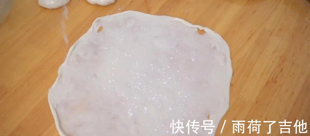 4种材料，不发酵，不用烤箱，自制起酥煎饼，香喷喷的面食！