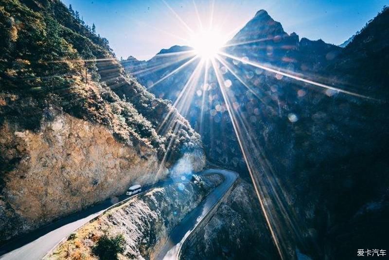 跨越雪山，寻找消失地平线上的巴拉格宗