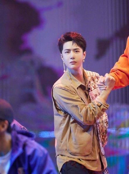 这就是街舞|王一博“说好一起走，你却偷偷放了手”，王一博就这么被抛弃了？